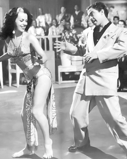 8-Tin Tan y Tongolele en El Rey del barrio, dirigida en 1949 por Gilberto Martínez Solares